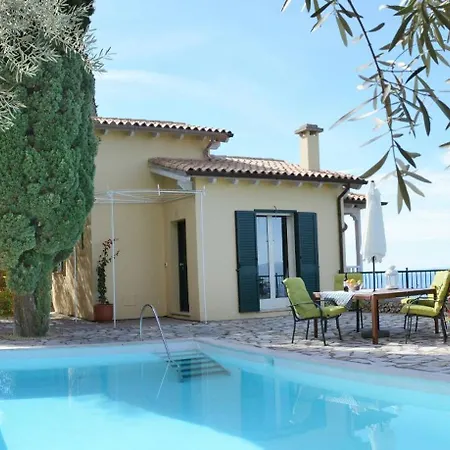 Vista Splendida Mit Privatem Pool Hébergement de vacances